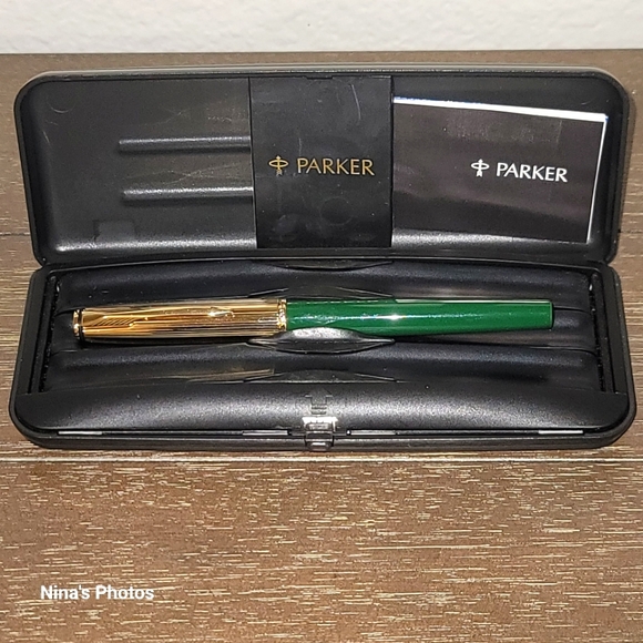 VTG 1997 Parker Insignia IIP Custom Green .8mm Roller Ball Pen W/ Case USA EUC